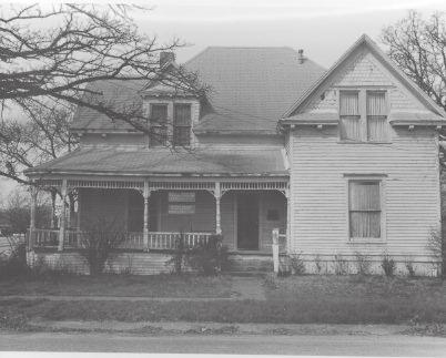House at 201 N. Graves
                        